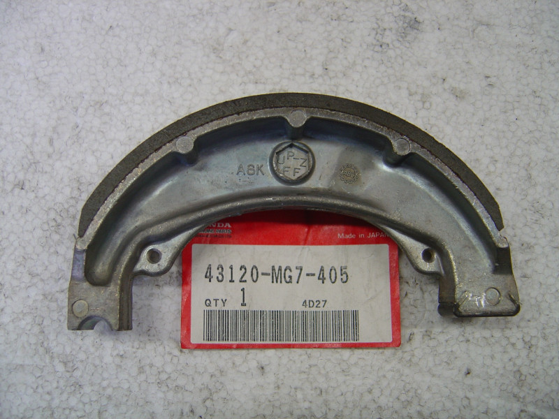 Mâchoire de frein arrière Honda XBR500S XLV750 - 43120MG7405