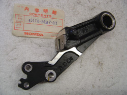 Support d'étrier de frein coté gauche de CB900FC/F2C CB1100F/R CX650ED VF750