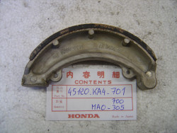 UNE machoire de frein de divers HONDA ex: Cr450r  CR480r 82-83 XR250r vendue