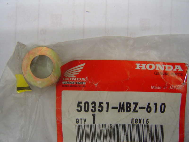 Entretoise de fixation moteur pour CB600F 1998 idem référence 50351MBZG00