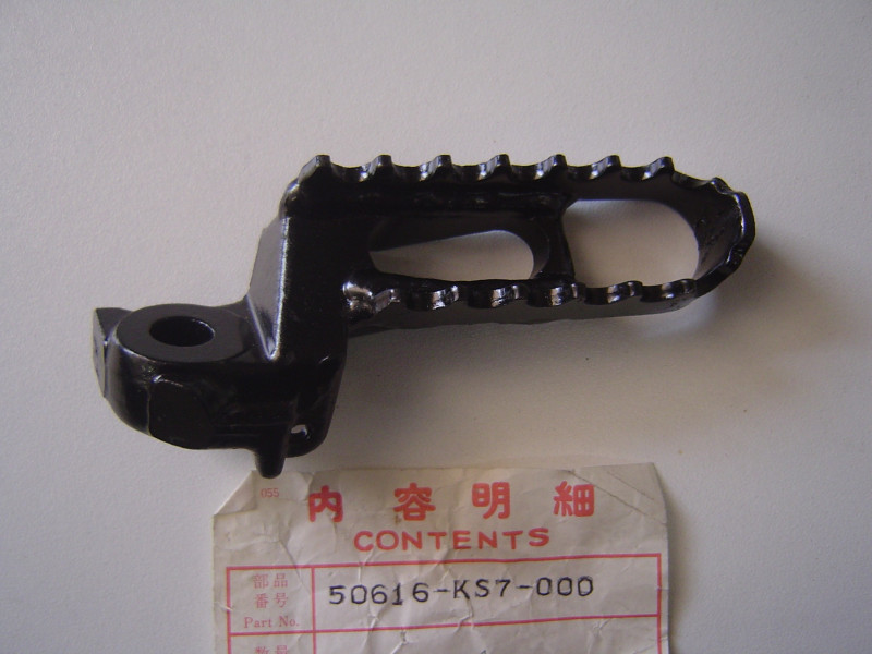 Repose-pied avant droit Honda CR250 1986 - Réf. 50616KS7000