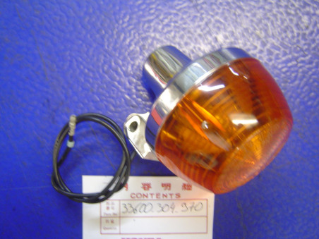 Clignotant arrière droit Honda CB125K5 JX - Réf. 33600304970