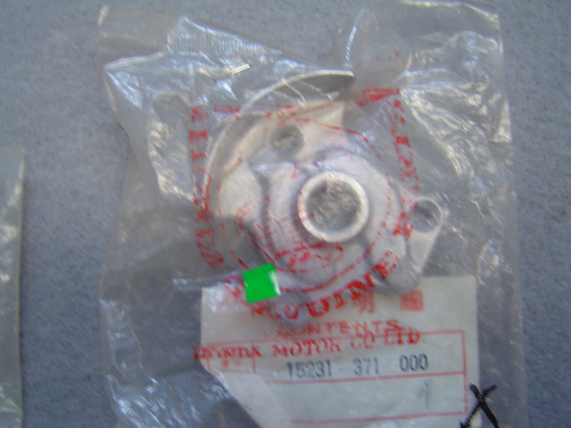 Couvercle pompe à huile Honda GL1000 GL1100 GL1200 | 15231371000