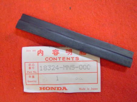 Caoutchouc enjoliveur échappement Honda GL1500 - 18324MN5000
