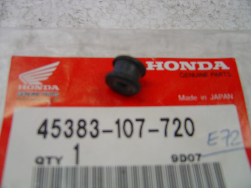 Caoutchouc étrier de frein Honda CB125 - Réf. 45383107720