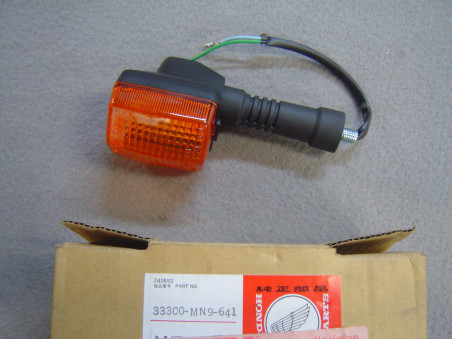 Clignotant avant droit Honda NX650 12V 21W – Réf. 33300MN9641
