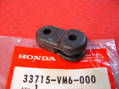Silentbloc feu arrière Honda TRX200 TRX300 TRX400 - 33715-VM6-000
