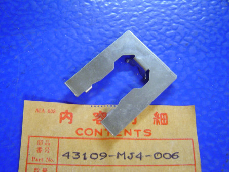Tôle maintien plaquettes frein AR Honda VF1000R – 43109MJ4006