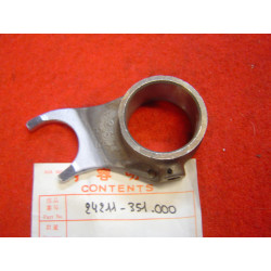 Fourchette de boîte droite Honda CB125K5 CB125JX - Réf. 24211351000