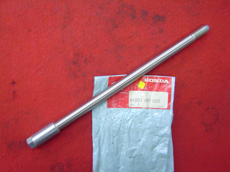 Axe de roue avant Honda ATC200-250 – Réf. 44301HB5000
