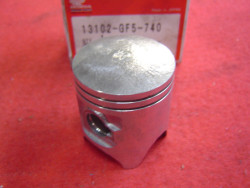 Piston cote 0.25 de CR60R (F) 83-85 Honda 13102-GF5-740
