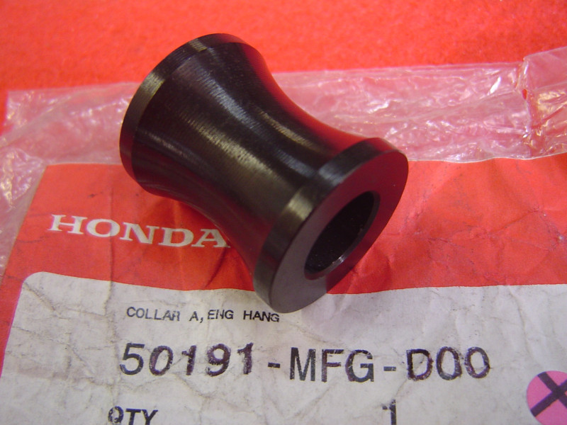 Entretoise moteur avant gauche Honda CB600F | 50191MFGD00