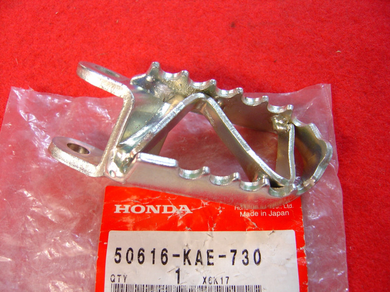 Repose-pied droit Honda CR85R XR400R – Réf. 50616KAE730