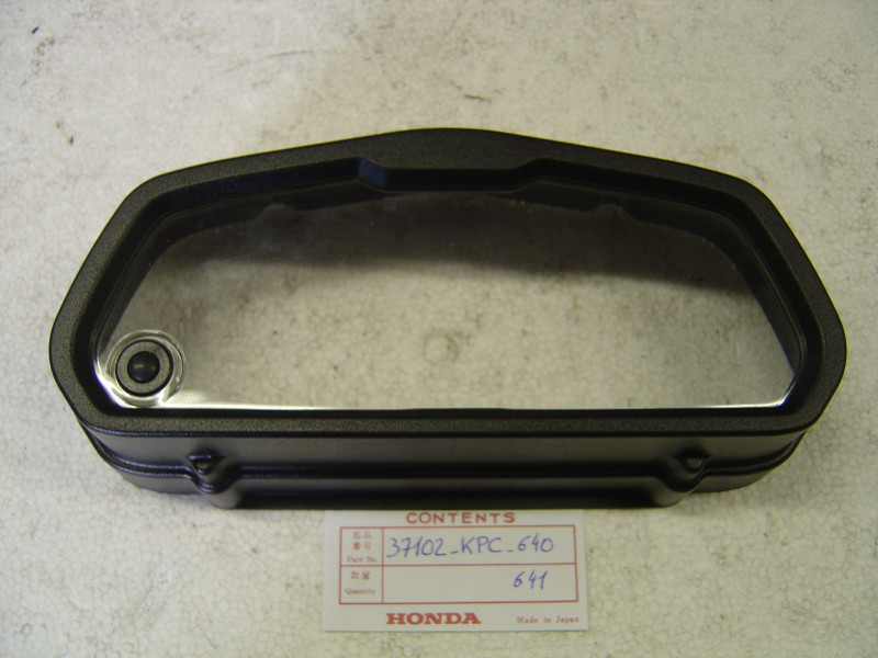 Boîtier supérieur bloc compteurs Honda XL125V - 37102KPC640