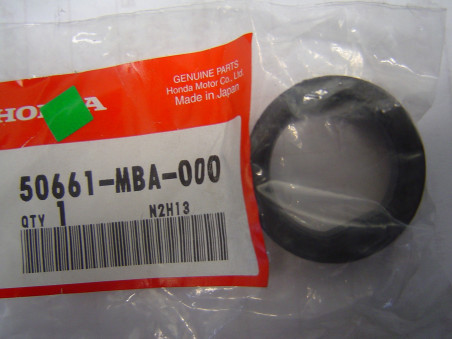 Bague caoutchouc repose-pieds Honda VT600C VT750C | Réf. 50661-MBA-000