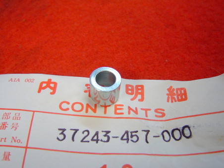 Entretoise compteurs Honda CB450 CB400F CB360 - Réf. 37243-457-000