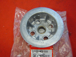Noix d'embrayage de NTV650 93-97 Honda 22120-MZ6-000