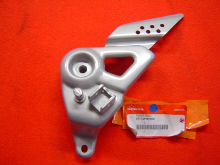 Platine repose pied avant gauche Honda CBF125 50702-KWF-900