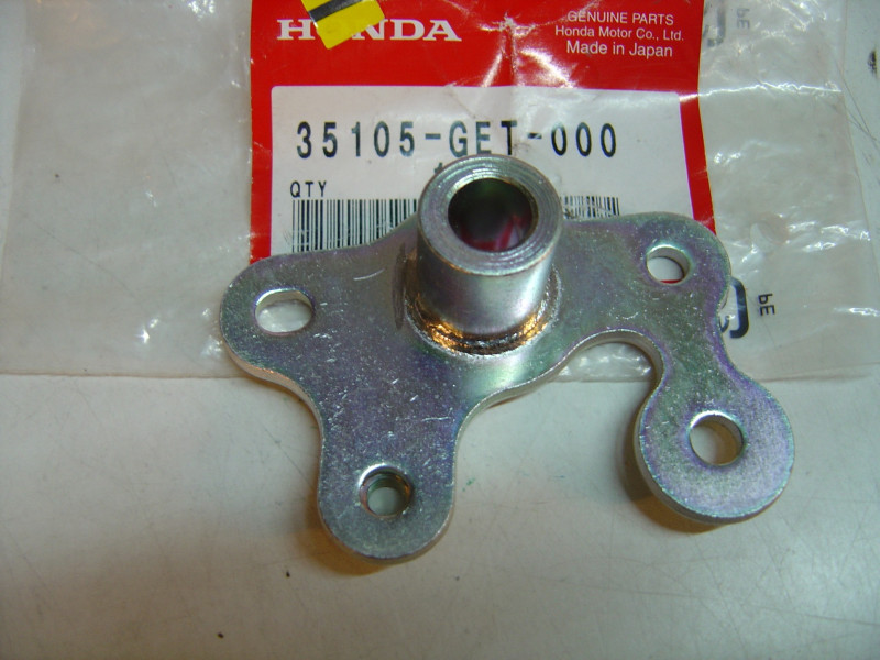 Patte verrouillage contacteur clefs Honda ZOOMER 50 – 35105GET000