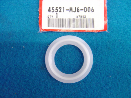 Bague du diaphragme du maitre cylindre AR CB500à1300 CBF50 HONDA 45521-MJ6-006