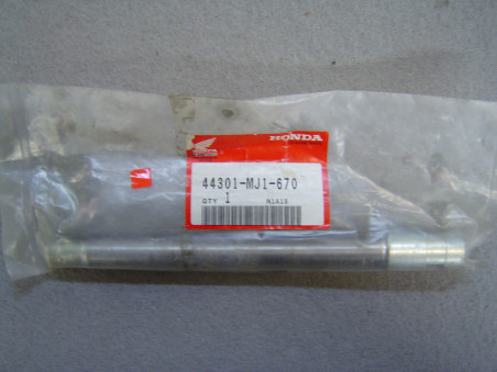 Axe roue avant Honda VF1000F VT1100C – Réf. 44301MJ1670