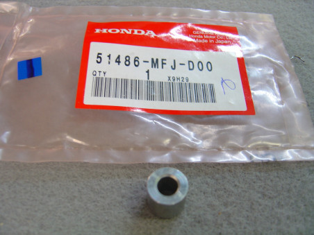 Collier inférieur marchepied Honda CBR600 - Réf. 51486MFJD00