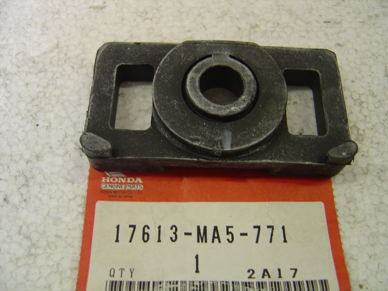 Caoutchouc réservoir Honda VF750F CB750C CBX750P – 17613MA5771