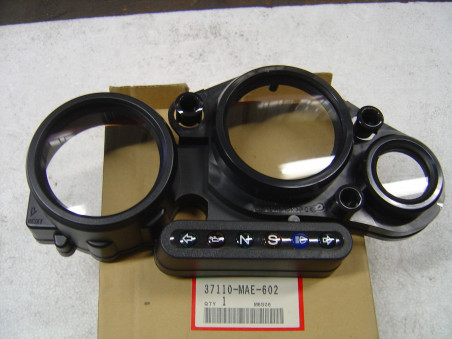 Boîtier supérieur tableau de bord Honda CBR900 96-97 | 37110MAE602
