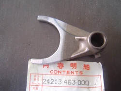 Fourchette de boite coté gauche de GL1100 80-83 GL1000 75-79 HONDA 24213-463-000