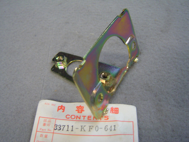 Support Feu Arrière Honda XR350 XR250 XR500 – Réf. 33711KF0641