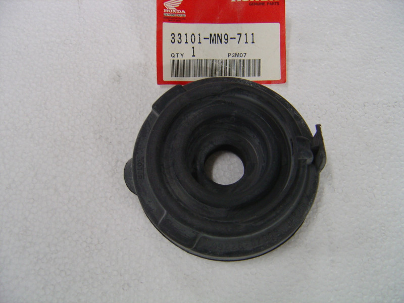 Caoutchouc phare Honda NX250 NX650 - Réf. 33101MN9711