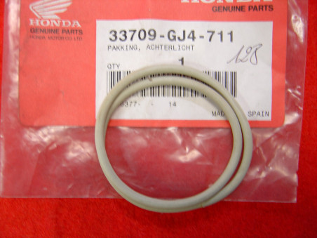 Joint caoutchouc feu arrière Honda SH50 NSR50F – 33709-GJ4-711