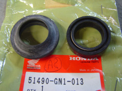 Kit joint spi et cache poussière de XR80 XR100 CRF80 CRF100 HONDA 51490-GN1-013