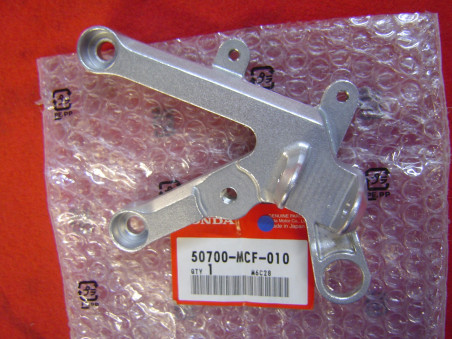 Platine Repose-Pieds AV Gauche Honda VTR1000 00-04 | Réf. 50700MCF010