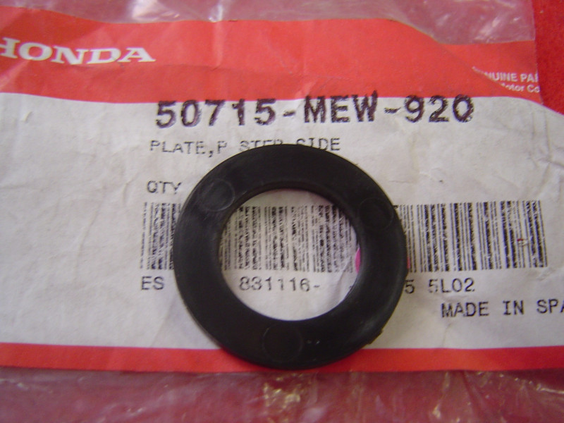 Rondelle latérale repose-pied Honda NT700V 50715MEW920