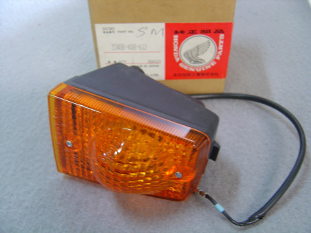 Clignotant Droit Avant Honda NH125 - Réf. 33400-KG8-612