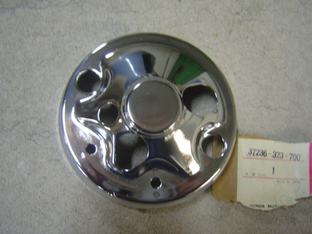 Coupelle chromée compteur Honda CB750K6 – Réf. 37236323700