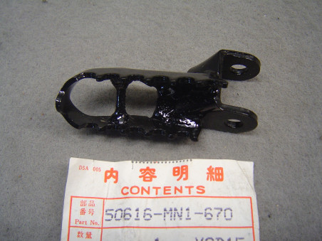 Repose-pied avant droit Honda XR600 88-90 - Réf. 50616-MN1-670