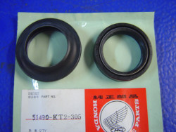 Kit joint spi et cache poussière de CR80 87-91 attention besoin de deux kits