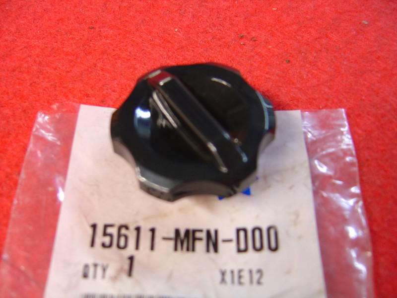 Bouchon remplissage huile Honda CB1000R 08/15 - Réf. 15611MFND00