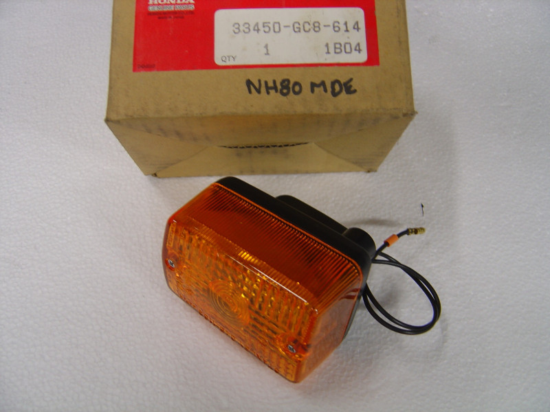 Clignotant avant gauche NH50 83-90 NH80M 83-94 HONDA 33450-GC8-614