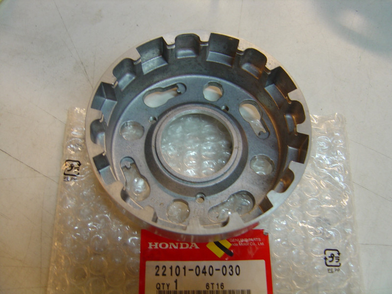 Cloche d'embrayage Honda ST70 83-89 – Réf. 22101040030