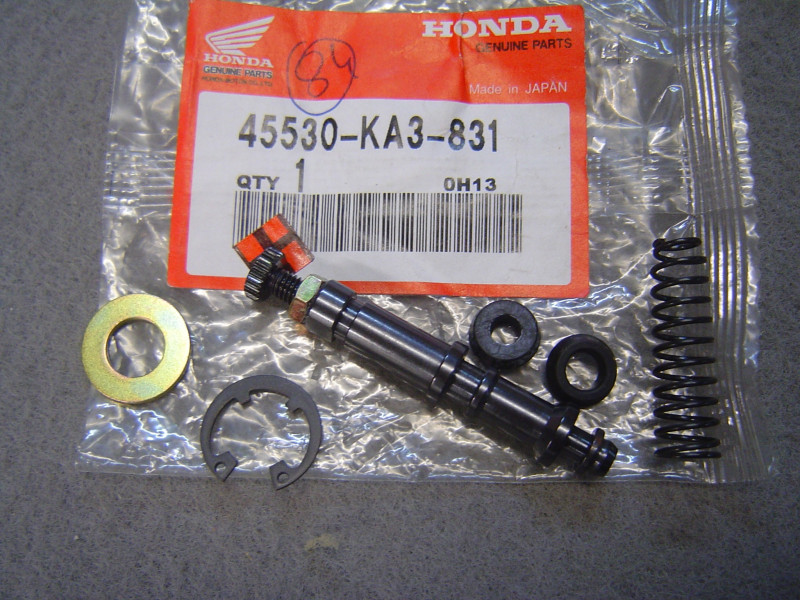 Kit réparation maître-cylindre frein avant Honda CR80R 86-97