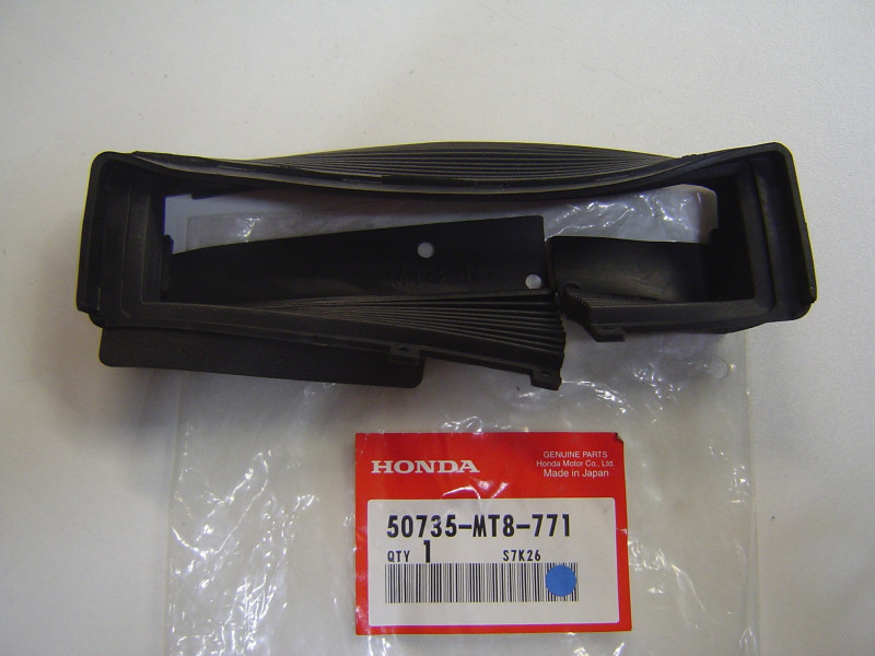 Cache tringlerie marche-pied AR droit Honda GL1500 91-00