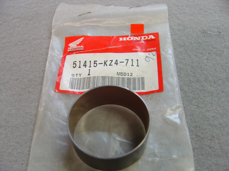 Bague de guidage fourche Honda CR125 CR250 CR500 - 51415-KZ4-711