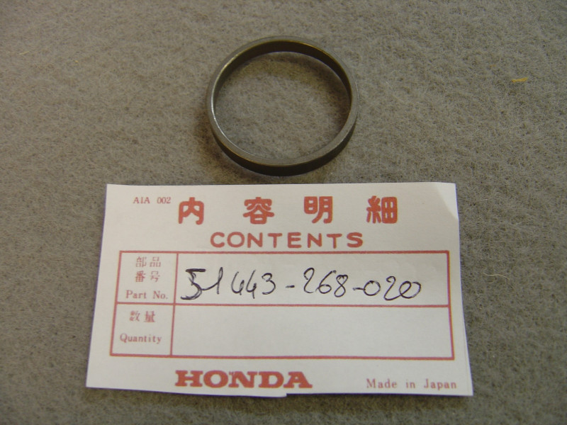 Bague supérieure tube fourche Honda CB350 CB450 - Réf 51443268020