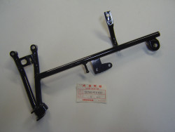 Platine de repose pied AR gauche de CBR600 90