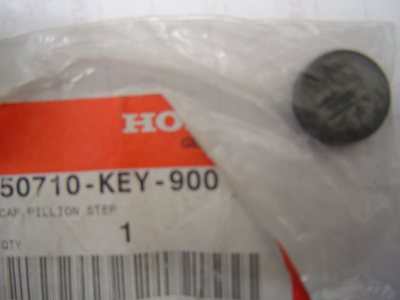 Bouchon sur vis Honda FES125 FES250 - Réf. 50710KEY900