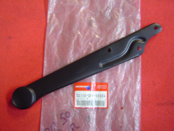 cache latéral de roue coté droit de QR50 83-94 code couleur nh105 plus l