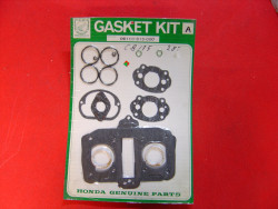 Pochette de joints (A) haut moteur de CA175K0 68 CB175K3  manque un joint tor